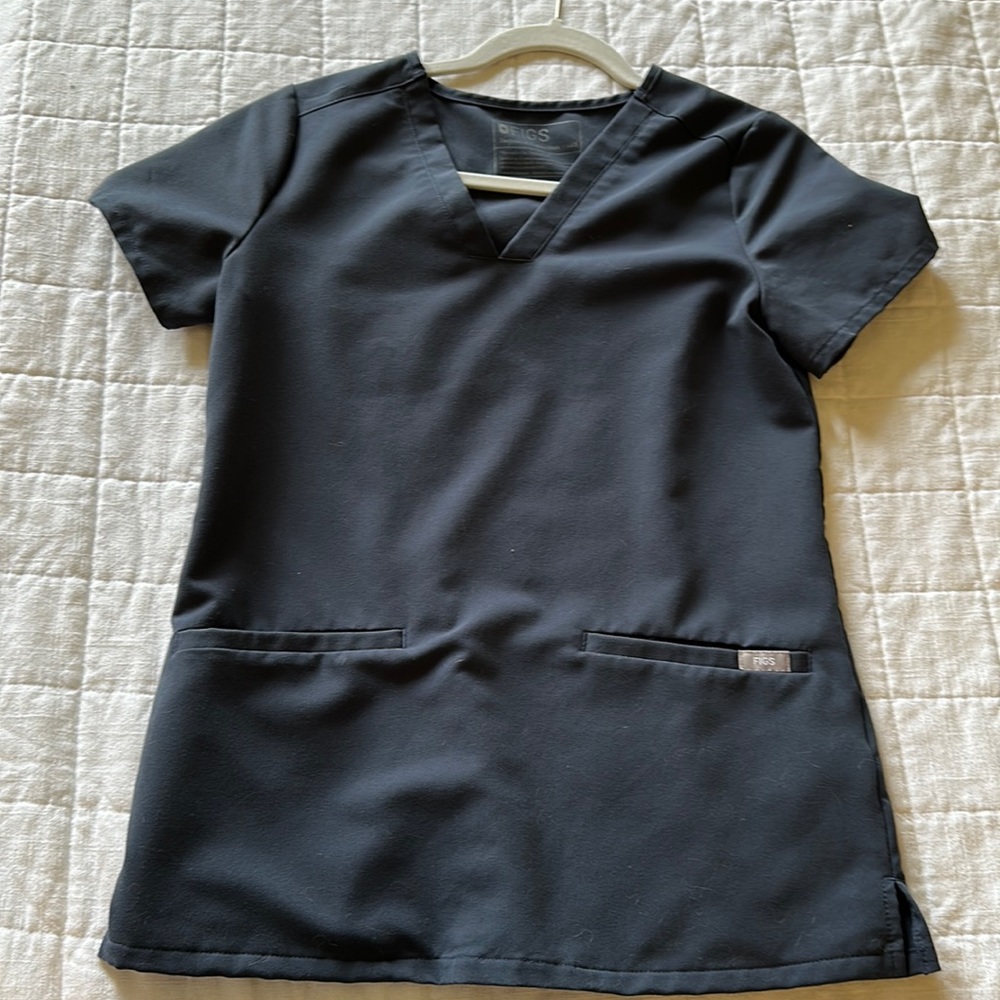 FIGS Casma 3-Pocket Scrub Top